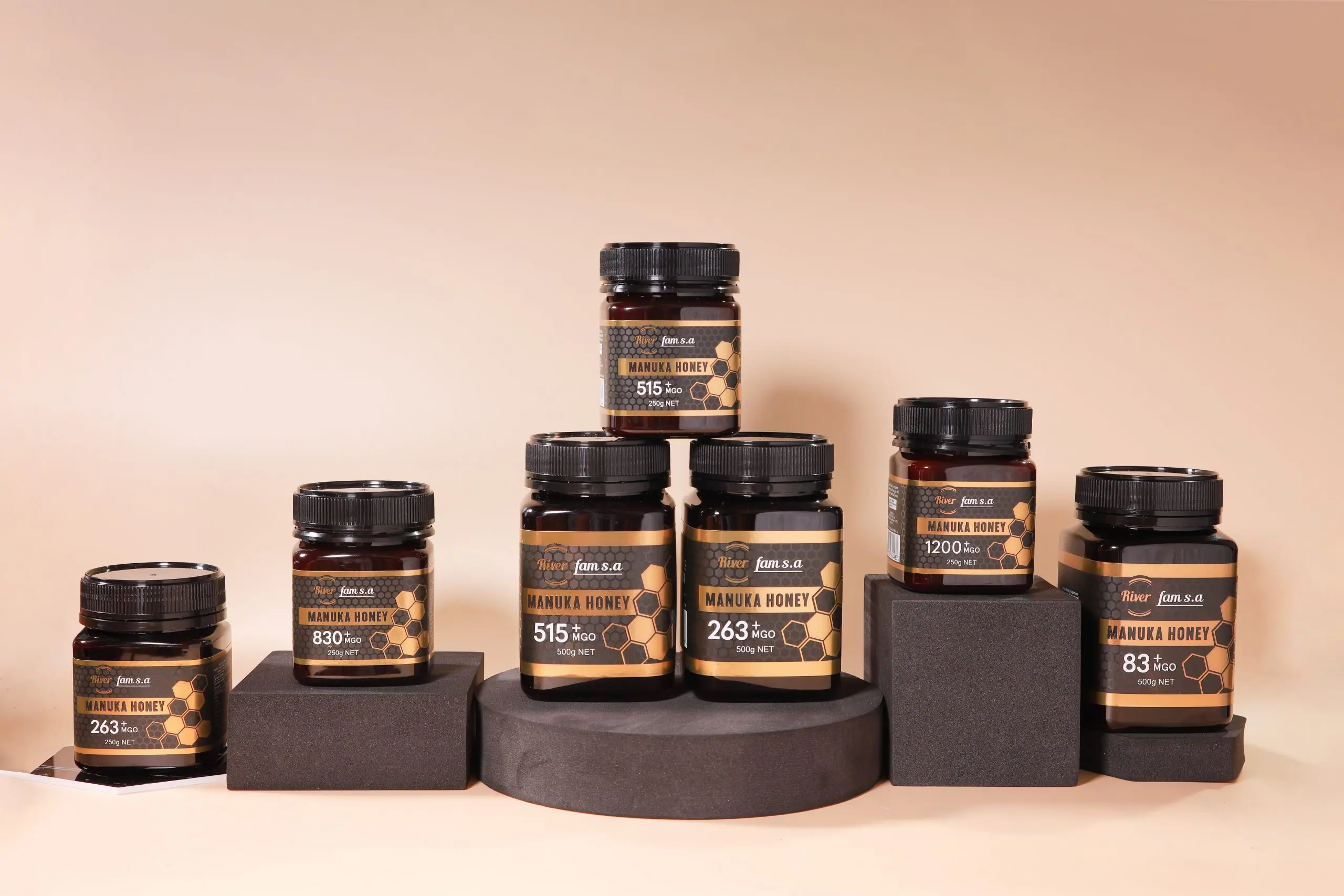 Các lọ mật ong Manuka RiverFAM từ 83+ đến 1200+